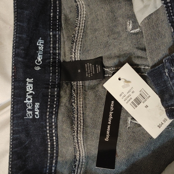 Lane Bryant capri Genius fit jeans size 16. - Picture 6 of 14